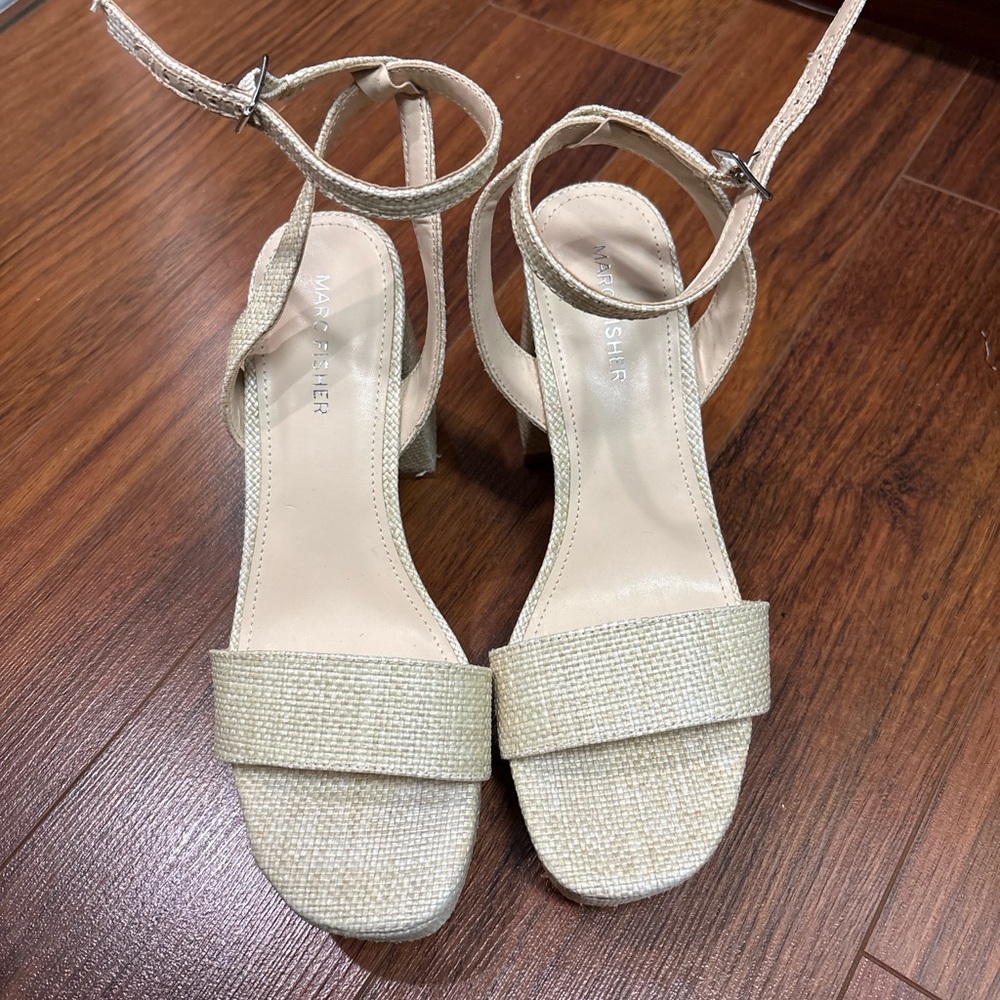 Marc Fisher Natural Raffia Platform Heels – Size 8